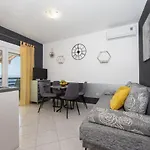 Apartment Filip Zivogosce